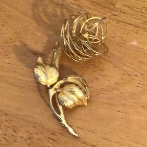 Vintage gold tone flower pin